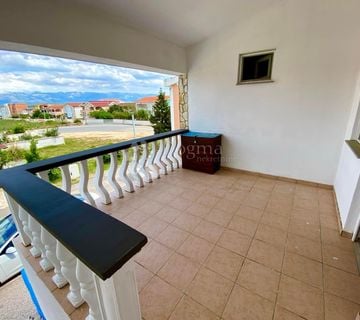 PRODAJE SE APARTMAN NA VIRU  - cover