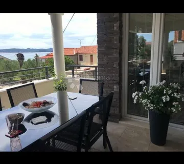 PRILIKA U BIBINJU – KUĆA NA 100m OD MORA - Bibinje
