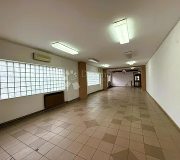 Istaknite se! Vaš novi poslovni prostor s izlogom na glavnoj ulici - cover