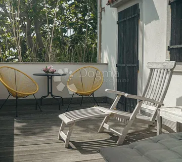 Stilizirana Kamena Vila  MALI LOŠINJ- SUSAK - cover