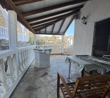 Dvojna kuća s 5 apartmana, 50 m od mora – Šilo, otok Krk - cover