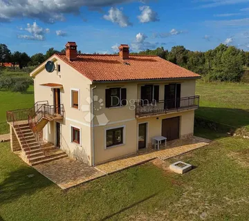 Stan u kući na osami- okružen prirodom i maslinama - cover