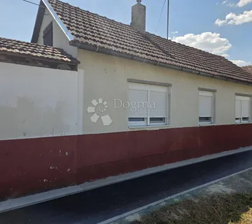 Prostrana kuća s 2 stana u Grabovcu - Grabovac, Čeminac