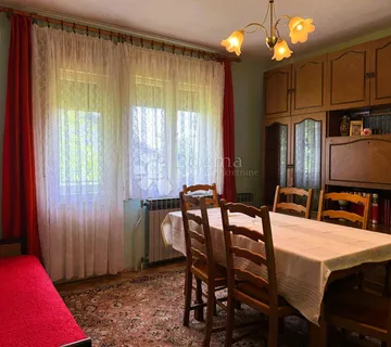 Obiteljska kuća s dodatnim objektima - Krč, Novi Marof