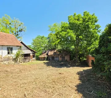 Prodaja zemljišta i dvije kuće Markuš Brijeg s prekraasnim pogledom - Markušbrijeg, Lobor