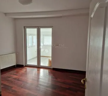 Kuća za najam stranim radnicima 300m2 6 soba - Zagreb