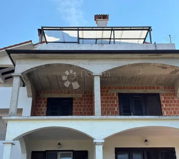 Dvije stambene jedinice u roh-bau fazi + 591 m² okućnice – Rovinjsko Selo - Rovinjsko Selo, Rovinj