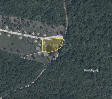 Poljoprivredno zemljište od 830 m2 uz cestu - Gajana, Vodnjan