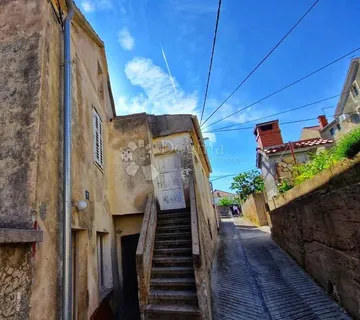 Kali, otok Ugljan - kamena kuća s pogledom na more