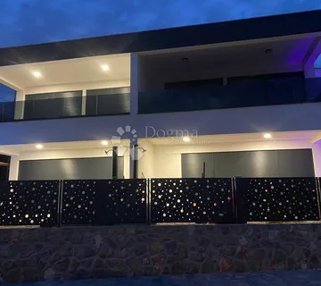 Malinska - Dvojna Kuća S Bazenom Na Lijepoj Lokaciji - Malinska, Malinska-Dubašnica