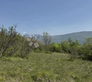 Građevinsko zemljište 2.500 m2 - Kršan