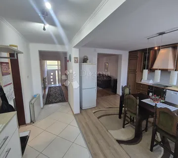 Imanje sa dva odvojena stana između Zaboka i Zaprešića! - Radakovo, Kraljevec na Sutli