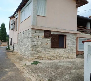 POREČ (okolica) - Obiteljska kuća na mirnoj lokaciji
