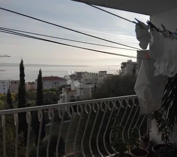 Prodaje Se – Prostran 4-Sobni Stan Na Žnjanu, Split