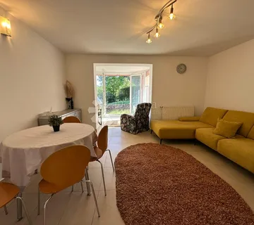 Remete, 2S stan sa zimskim vrtom 72 m2, dvorište, garaža - Zagreb