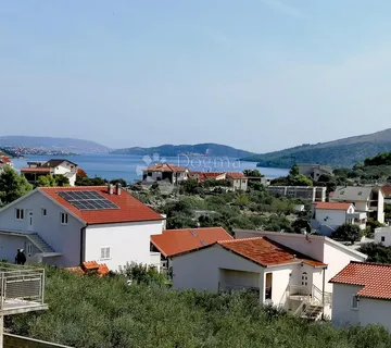MARINA - kuća sa 4 apartmana i predivnim pogledom na more