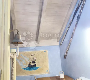 POTPUNO OBNOVLJENA KAMENA KUĆA S OČARAVAJUĆIM POGLEDOM! 100 METARA OD MORA - cover