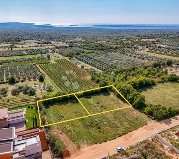 TOP LOKACIJA -Građevinsko zemljište S POGLEDOM - cover