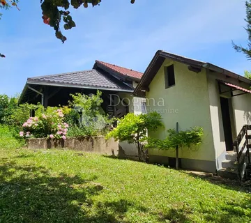 Dvije kuće s pogledom u Vrtlinovcu - cover