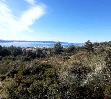 Poljoprivredno zemljište s pogledom na more u Kaštel Sućurcu! - cover