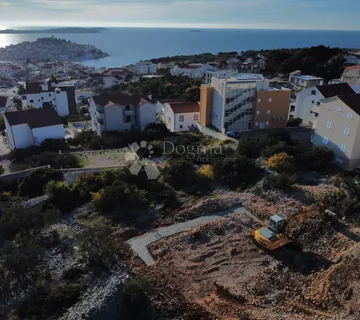  PRIMOŠTEN- JEDNOSOBNI STAN, TOP LOKACIJA! - cover