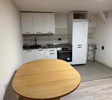 Šarmantna kuća sa panoramskim pogledom  - cover