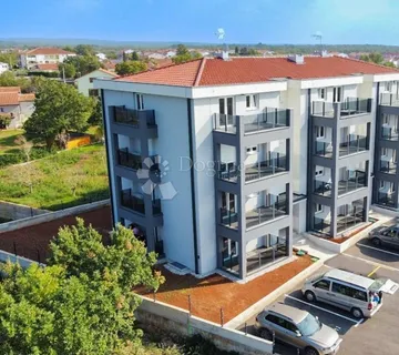 Poreč - moderan 3soban stan na 3. katu s pogledom na more