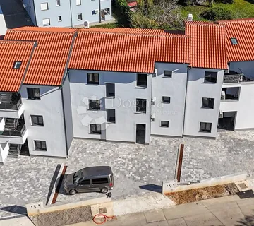 APARTMAN U NOVOGRADNI - PRIZEMLJE S OKUĆNICOM -  ČIŽIĆI - cover