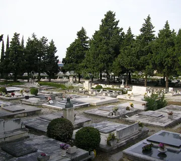 Grobno mjesto -Lovrinac, Split