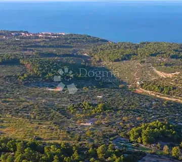 Poljoprivredno Zemljište S Pogledom Na Supetar