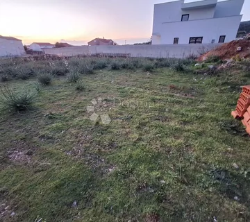 OTOK RAB, BARBAT - Građevinsko zemljište na odličnoj lokaciji, građevinska dozvola + plaćeni doprinosi!! - Barbat na Rabu, Rab