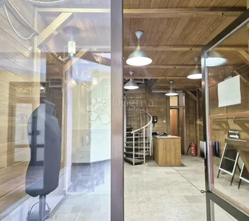 Požega, pješačka zona, poslovni prostor, 61 m2, najam