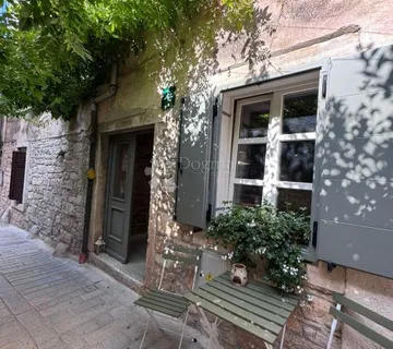 Autentična istarska kamena kuća - cover