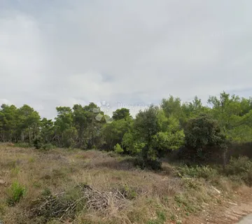 Zemljište na južnoj strani otoka Vira – 200 m od mora