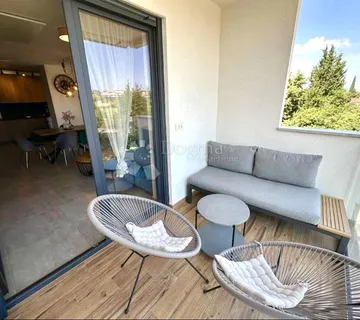 Luksuzni stan s prekrasnom terasom - Novigrad