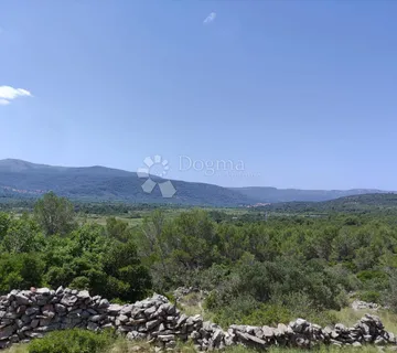 OTOK HVAR - poljoprivredno zemljište na prodaju - PRILIKA