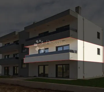 Atraktivan 2-soban stan na prvom katu, Umag okolica