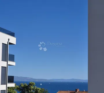 Stan na odličnoj lokaciji samo 200m od mora - Okrug Gornji, Okrug