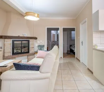 Stan na odličnoj lokaciji u Rovinju  - cover