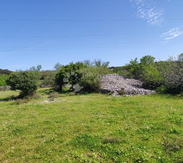 Brač, Selca – poljoprivredno zemljište 11.274 m² - cover