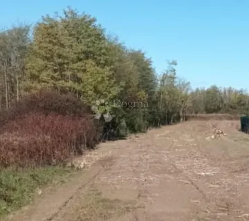 Zanimljivo zemljište u Sračincu - cover