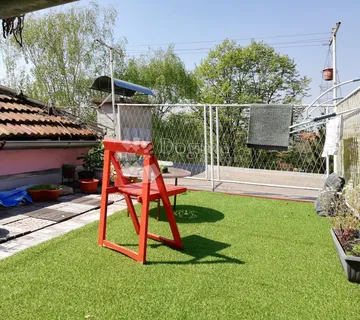 Lijep potkrovni stan s velikom terasom - Centar, Primorska! - cover