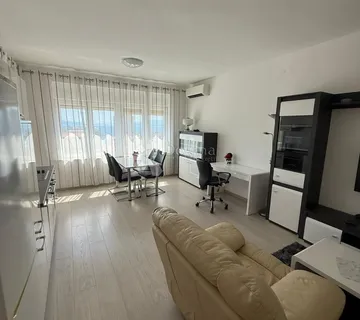 Rijeka, Centar, novouređen, 1s+db, najam - cover