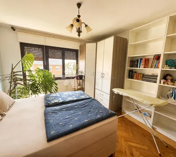 TENJA – kuća 160 m², solarna elektrana, garaža - Tenja, Osijek