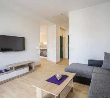 Samo u Dogmi! Hvar, 10m od plaže, prekrasna kuća sa 4 apartmana - cover