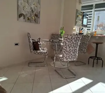 Dugoročni najam – Podvežica - cover