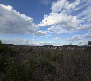 VODICE – GAĆELEZI | GRAĐEVINSKO ZEMLJIŠTE 4.600 m² ZA VILE ZA ODMOR - Gaćelezi, Vodice