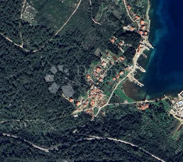 Građevinsko zemljište Lukoran – 2.282 m2 na ulazu u mjesto - Lukoran, Preko