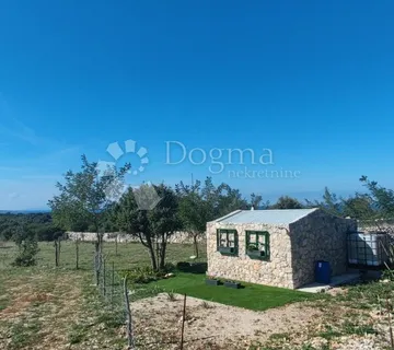 Mandre, Pag - Uređeno poljoprivredno zemljište - cover
