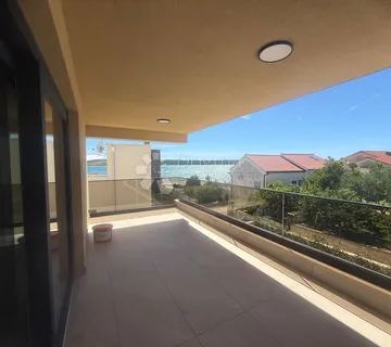 Prostrani apartman sa otvorenim pogledom na more - Ljubač, Ražanac